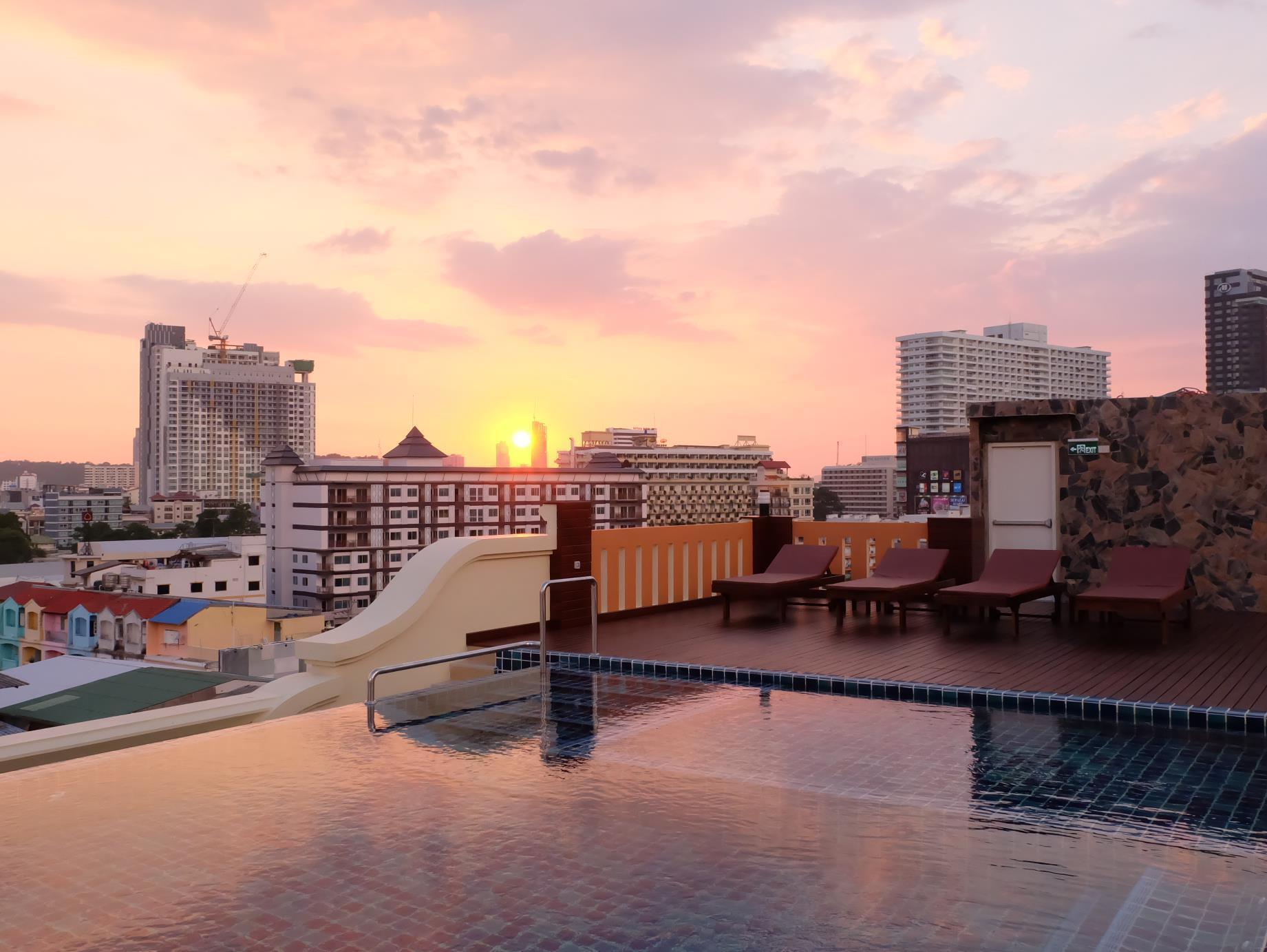 D Hotel Pattaya Dış mekan fotoğraf