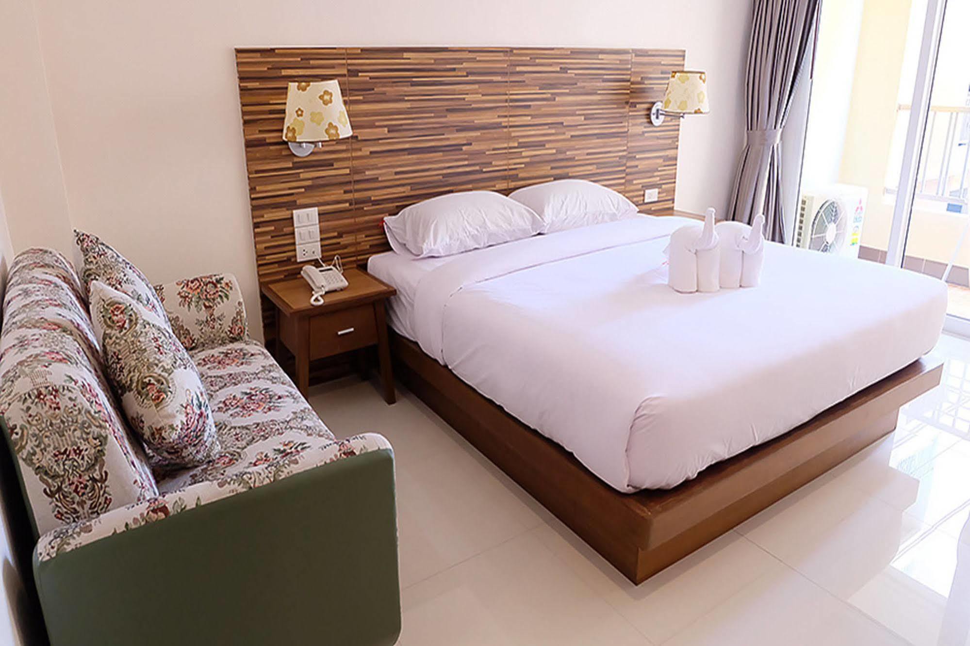 D Hotel Pattaya Dış mekan fotoğraf