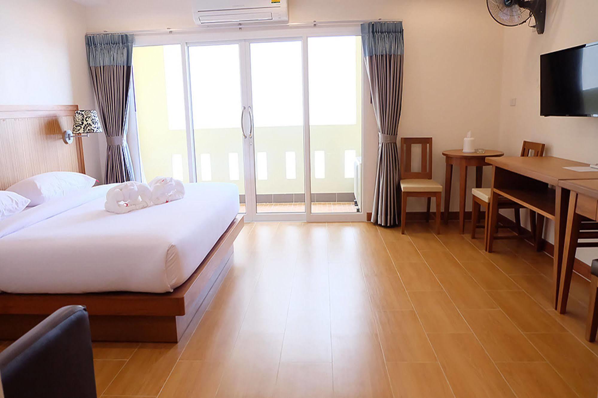 D Hotel Pattaya Dış mekan fotoğraf