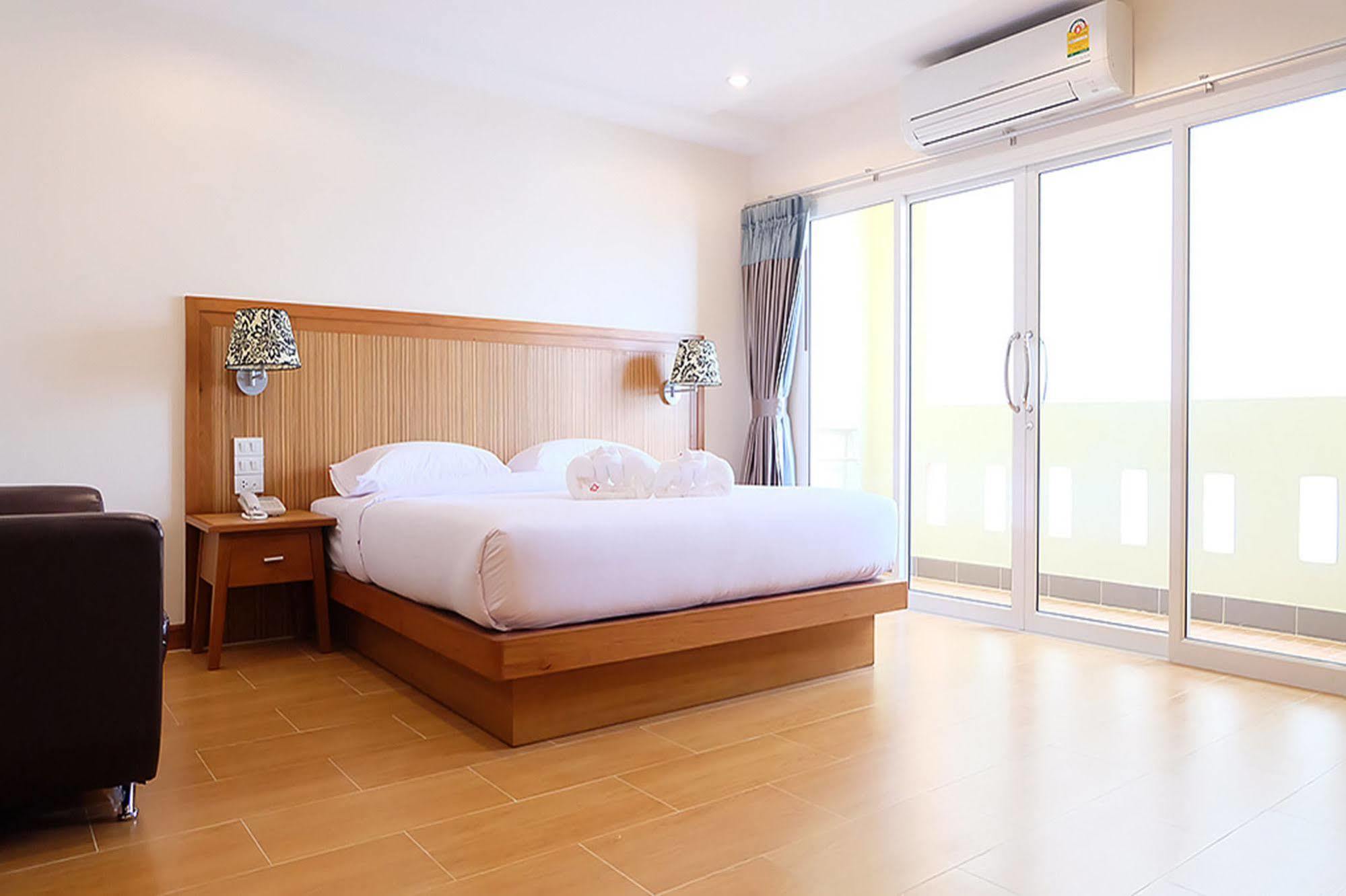 D Hotel Pattaya Dış mekan fotoğraf