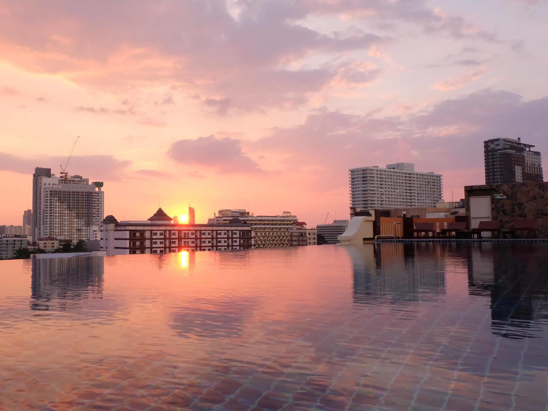 D Hotel Pattaya Dış mekan fotoğraf